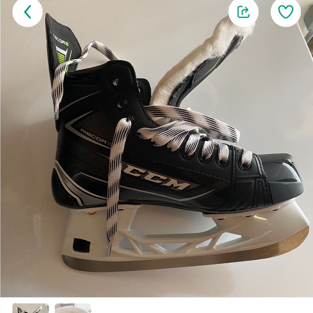 Almost brand new ice skating shoes